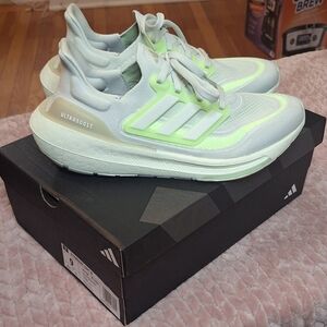Womens Size 9 Adidas Ultraboost